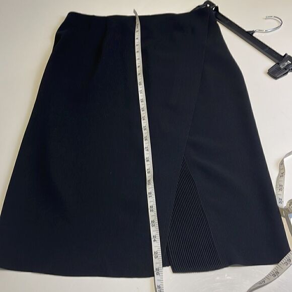 VINCE knee length black pencil skirt size 0 - Picture 10 of 10